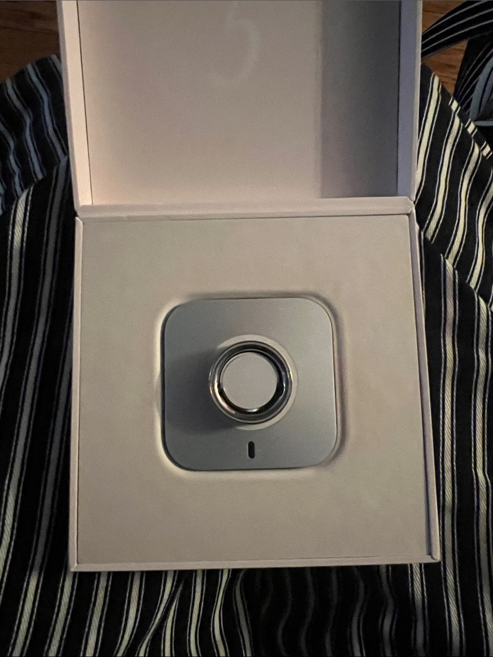 Oura 4 Ring Rose Gold (size8)